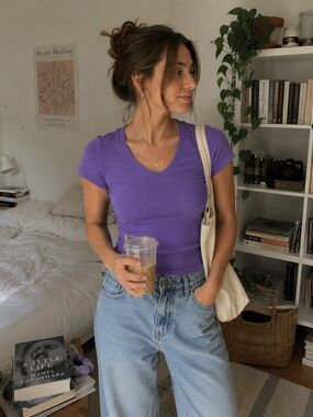Delicates Purple Ribbed V Neck Tee XS Minimalist Clean Girl Casual Basic